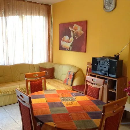 Babati Apartmanhaz * Zalakaros